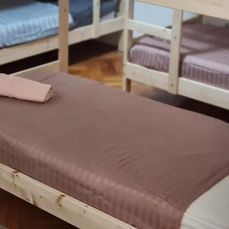 Hostal Queen Centar *